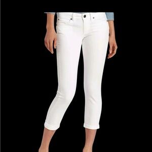 Calvin Klein White Skinny Crop Jeans 5 Pockets Size 8 Front Rise 9”.